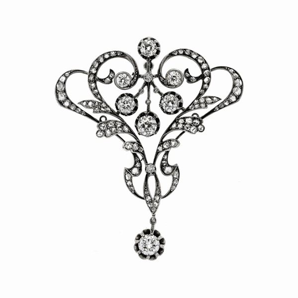 Spilla in oro a basso titolo, argento e diamanti  - Asta Asta di Gioielli Antichi, Moderni e Orologi - Curio - Casa d'aste in Firenze