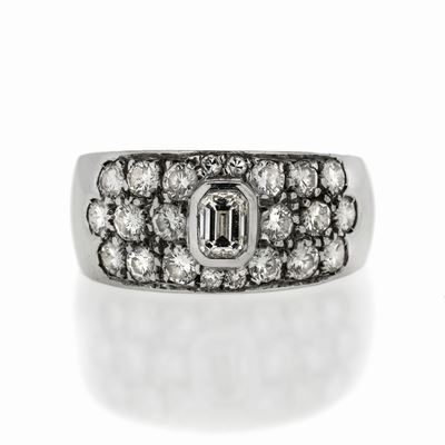 Anello a Fascia in Oro Bianco e Diamanti