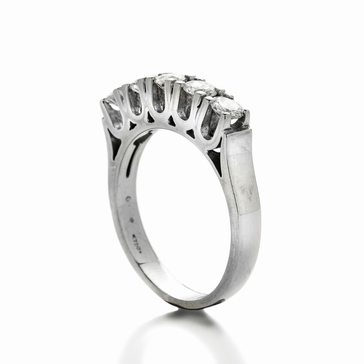 Anello Riviere in Iri Bianco e Diamanti