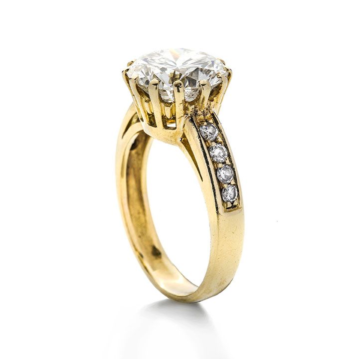 Anello in Oro Giallo e Diamanti