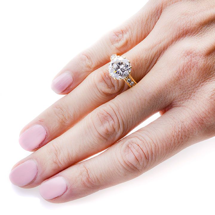 Anello in Oro Giallo e Diamanti