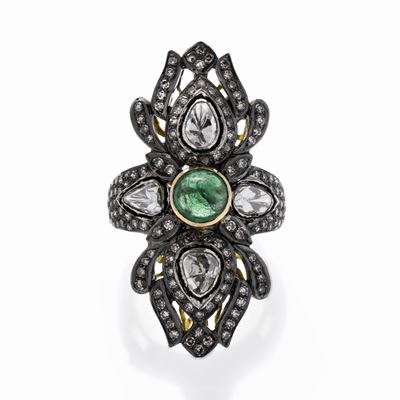 Anello a Losanga in Oro Giallo, Oro Bianco, Diamanti e Smeraldo