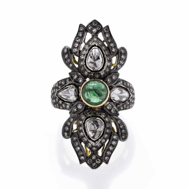Anello a Losanga in Oro Giallo, Oro Bianco, Diamanti e Smeraldo