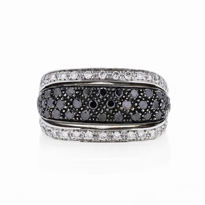 Anello a Ponte in Oro Bianco, Diamanti e Diamanti Neri