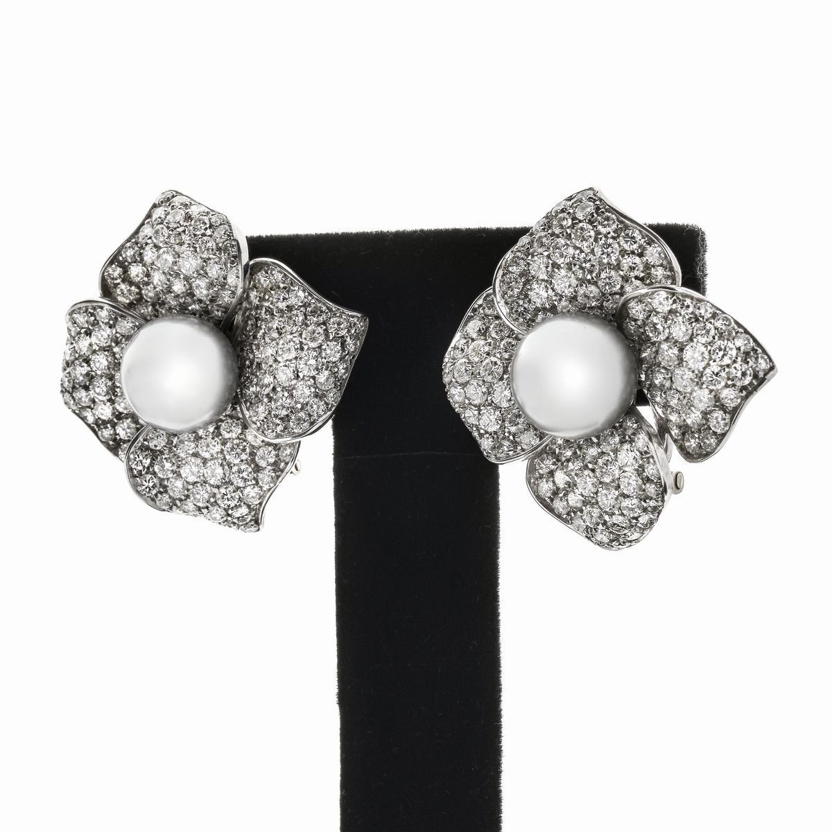 Paio di Clips in Oro Bianco, Diamanti e Perle Tahiti