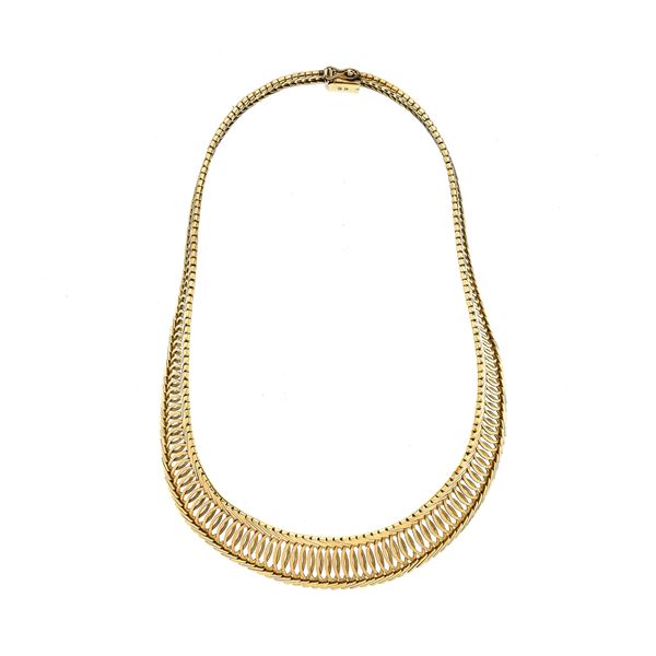 Semi-rigid yellow gold necklace
