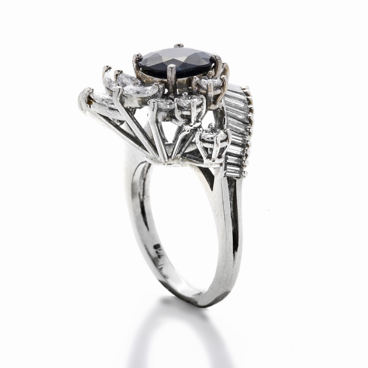 Anello in Oro Bianco, Diamanti e Zaffiro