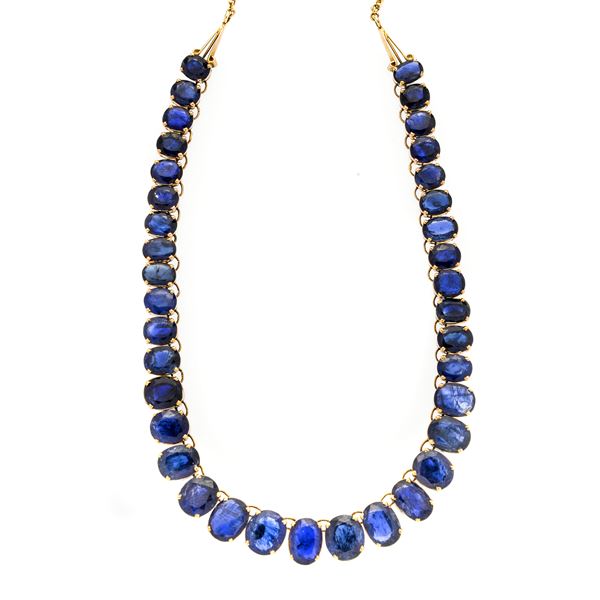 Collier in yellow gold and sapphires