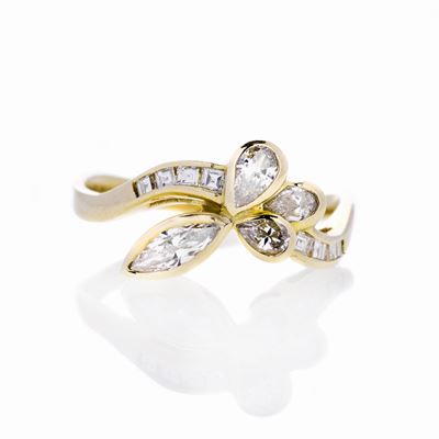 Anello in Oro Giallo e Diamanti