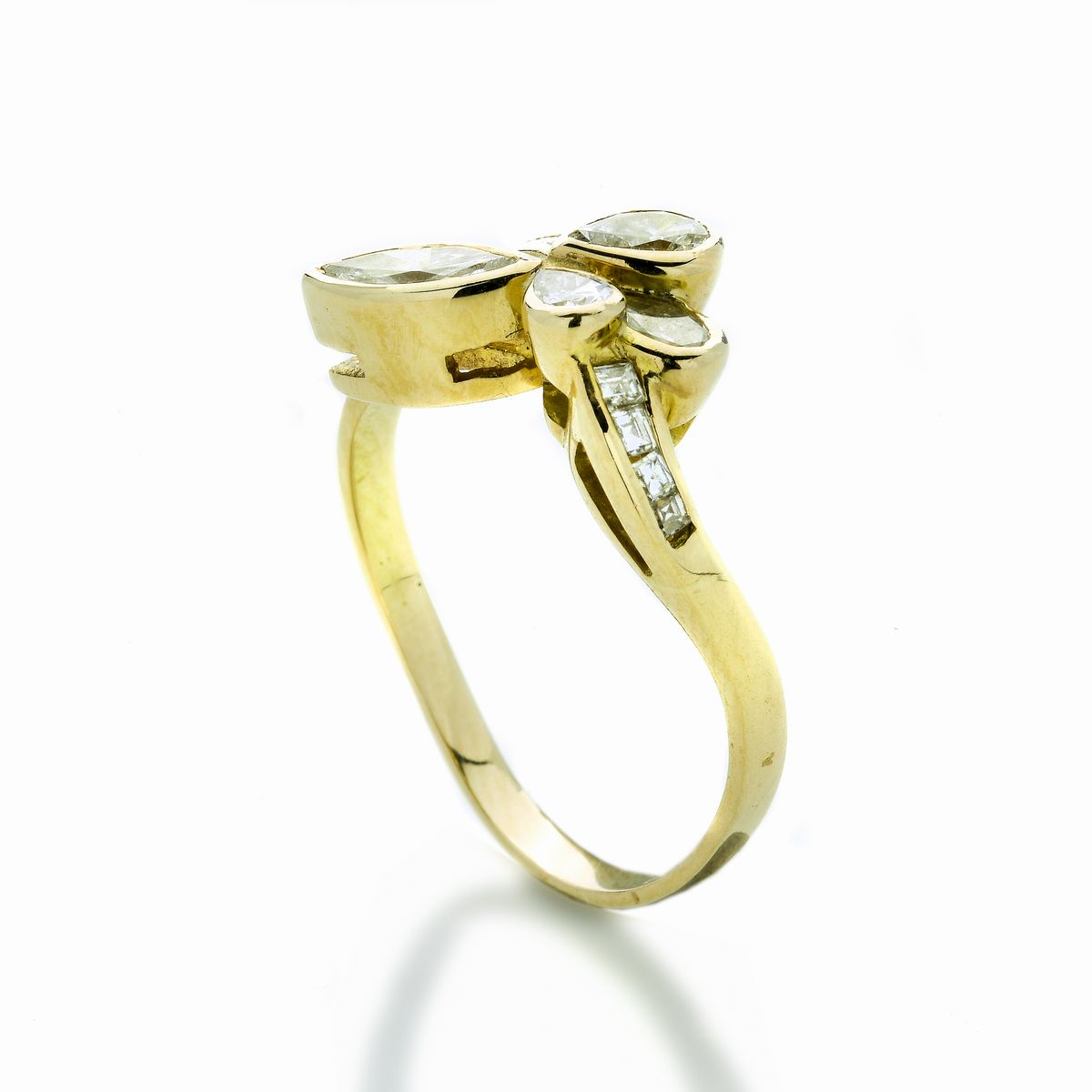 Anello in Oro Giallo e Diamanti