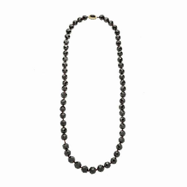 Collana in granato e oro giallo