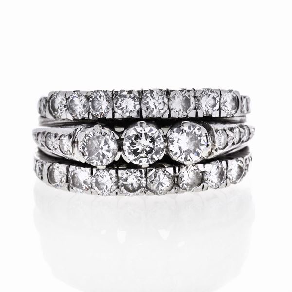 Band ring in white gold and diamonds