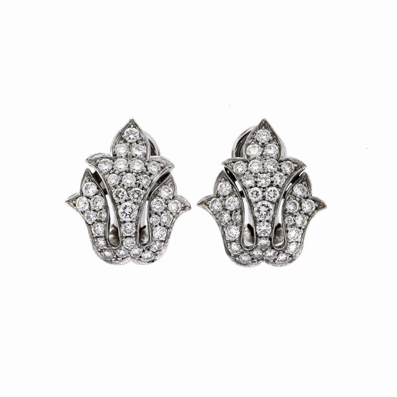 Paio di Orecchini a Clips in Oro Bianco e Diamanti
