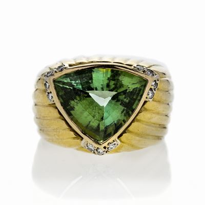 Anello in Oro Giallo, Diamanti e Tormalina Verde
