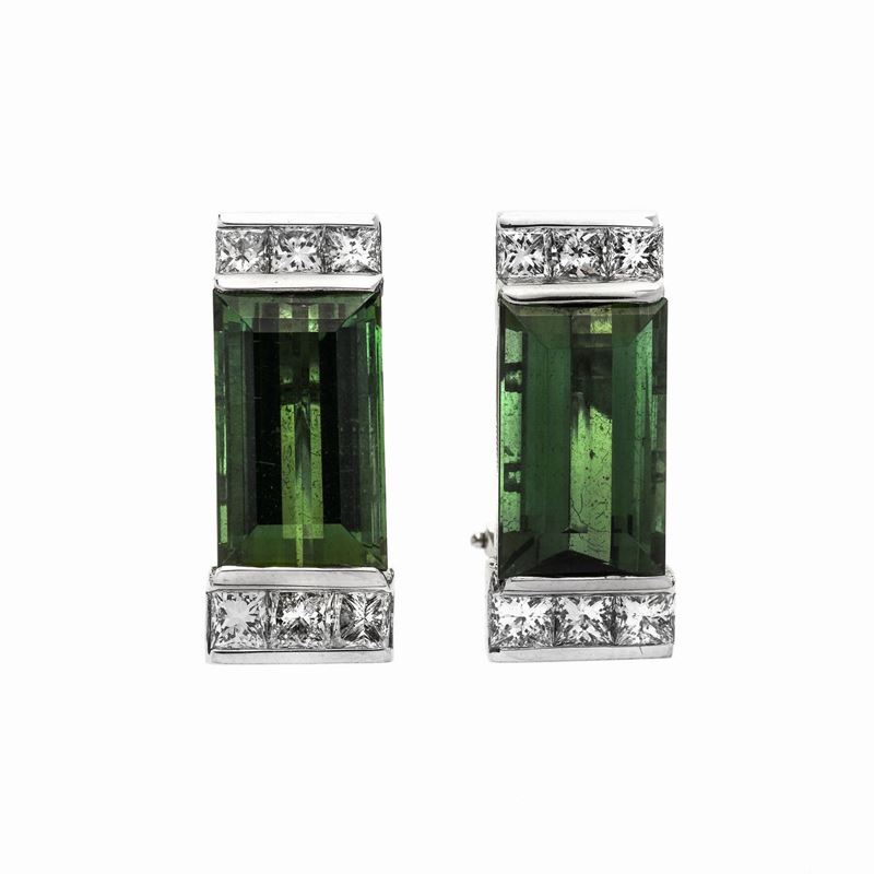 Paio di Orecchini a Clips in Oro Bianco, Diamanti e Tormalina Verde