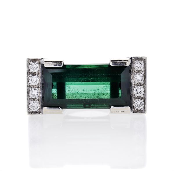 Ring in white gold, diamonds and green tourmaline