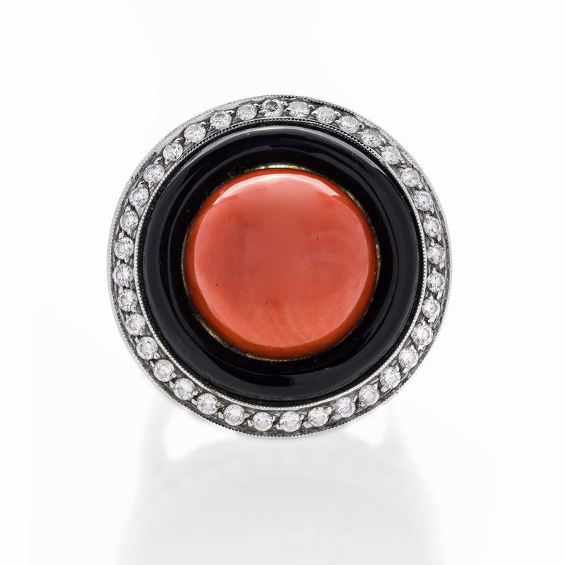 Anello in Oro Bianco, Diamanti, Onice e Corallo Rosso