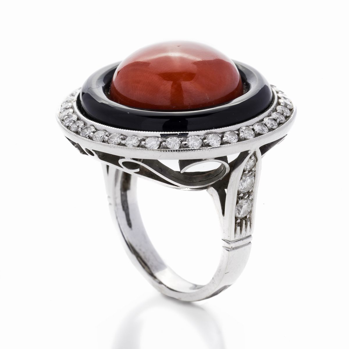 Anello in Oro Bianco, Diamanti, Onice e Corallo Rosso