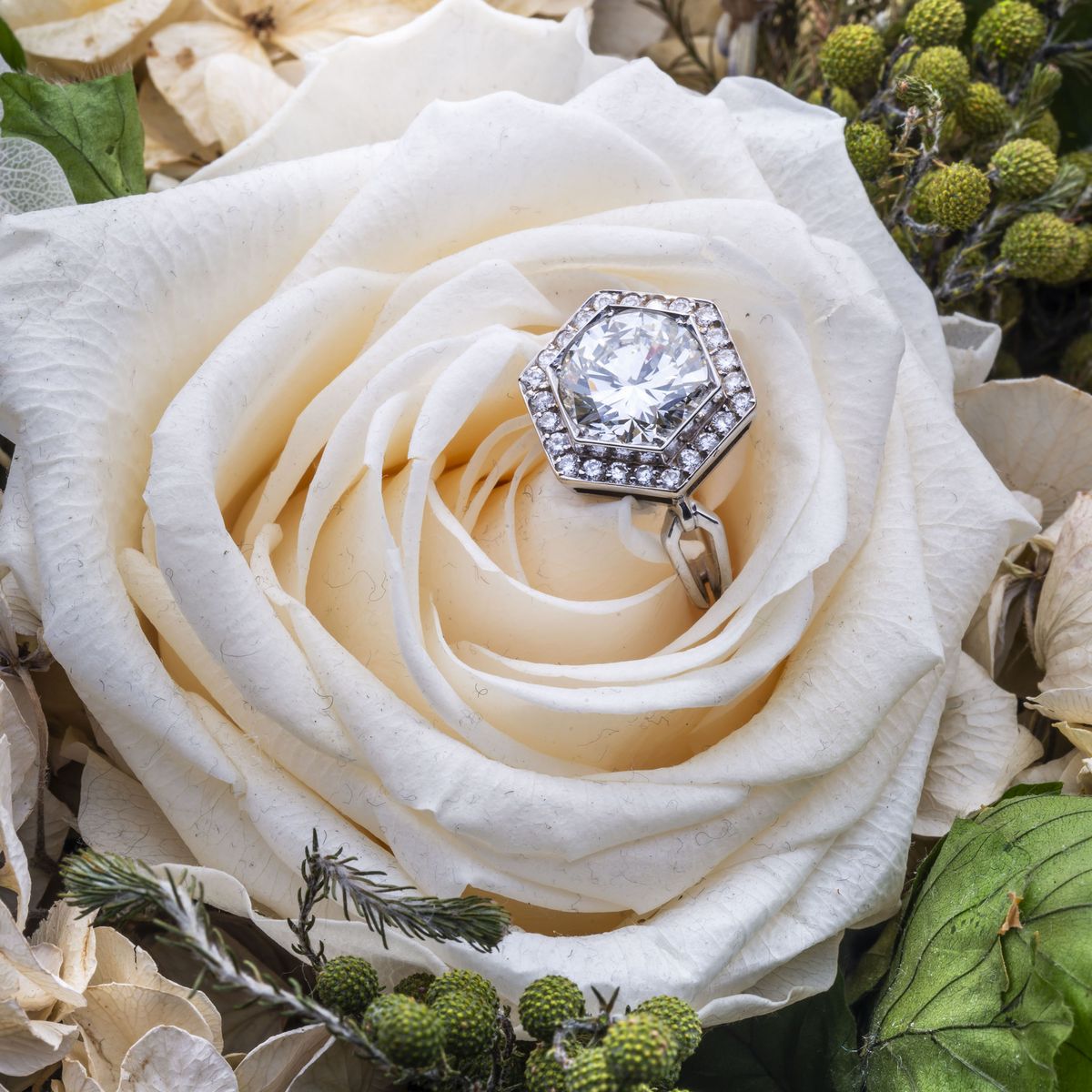 Anello in Oro Bianco e Diamante
