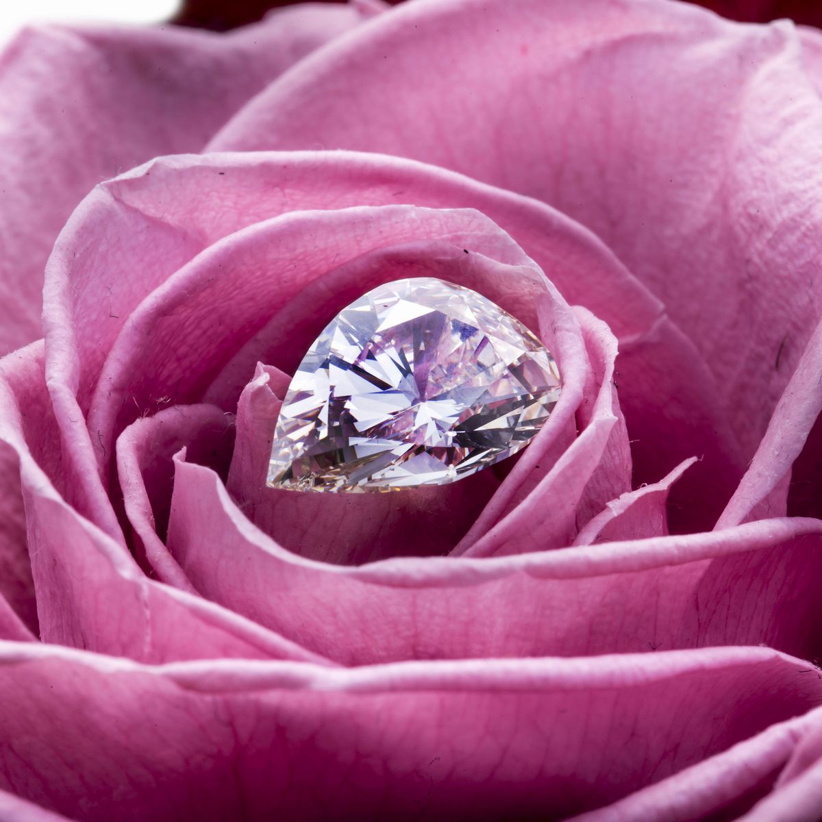 Anello in Oro Giallo, Diamanti e Diamante Fancy