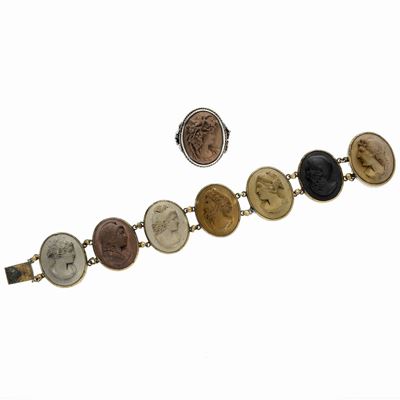 Bracciale ed Anello in Oro a Basso Titolo, Argento e Cammei in Pietra Lavica
