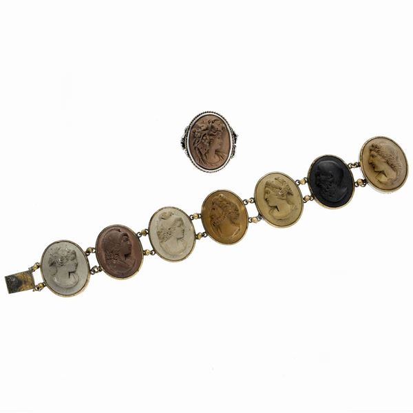 Bracciale ed anello in oro a basso titolo, argento e cammei in pietra lavica