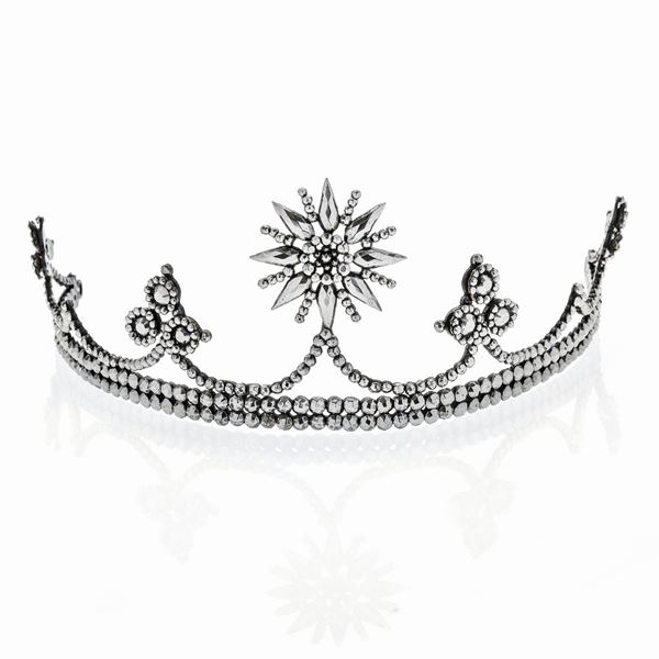 Tiara in metallo  - Asta Asta di Gioielli  e Orologi -  Gioielli Antichi da una Collezione Veneziana (lotti 1- 91) - Curio - Casa d'aste in Firenze