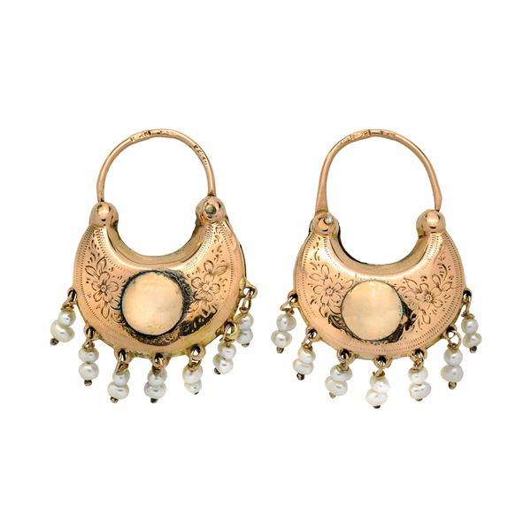 Pair of spaceship earrings in low gold and micro pearls