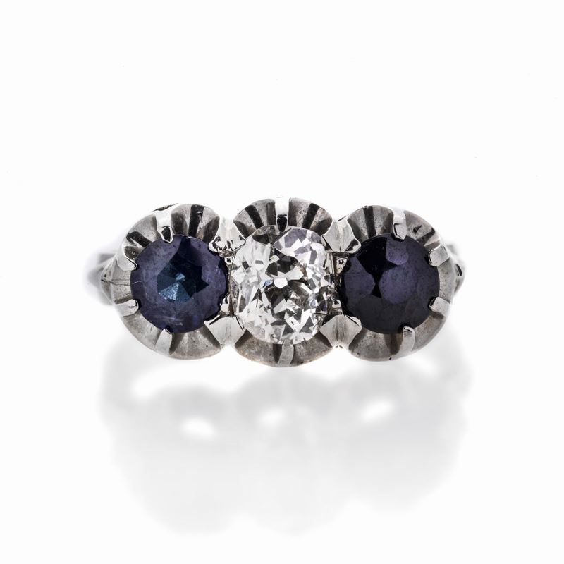 Anello Trilogy in Oro Bianco, Diamanti e Zaffiro