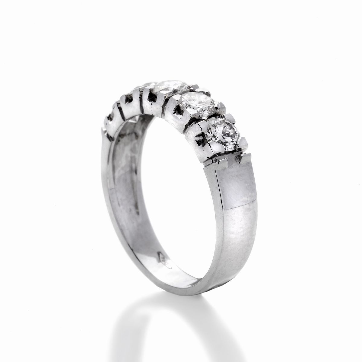 Anello Riviere in Oro Bianco e Diamanti