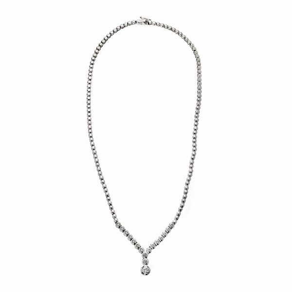 Collier in oro bianco e diamanti  - Asta Asta di Gioielli  e Orologi -  Gioielli Antichi da una Collezione Veneziana (lotti 1- 91) - Curio - Casa d'aste in Firenze