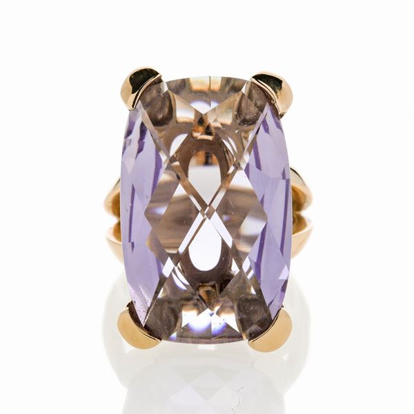 Ring in gold pink and purple quartz