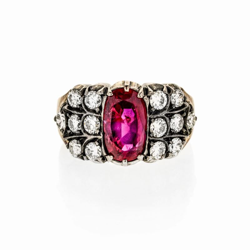 Anello in Oro Giallo, Argento, Diamanti e Rubino Birmano Naturale