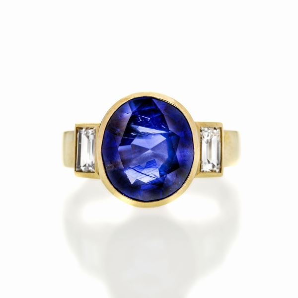 Anello in oro in oro giallo, diamanti e Zaffiro Naturale