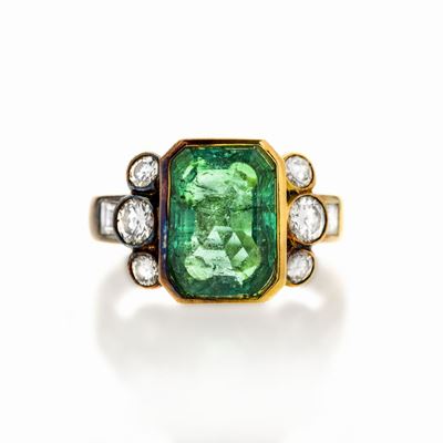 Anello in Oro Giallo, Diamanti e Smeraldo