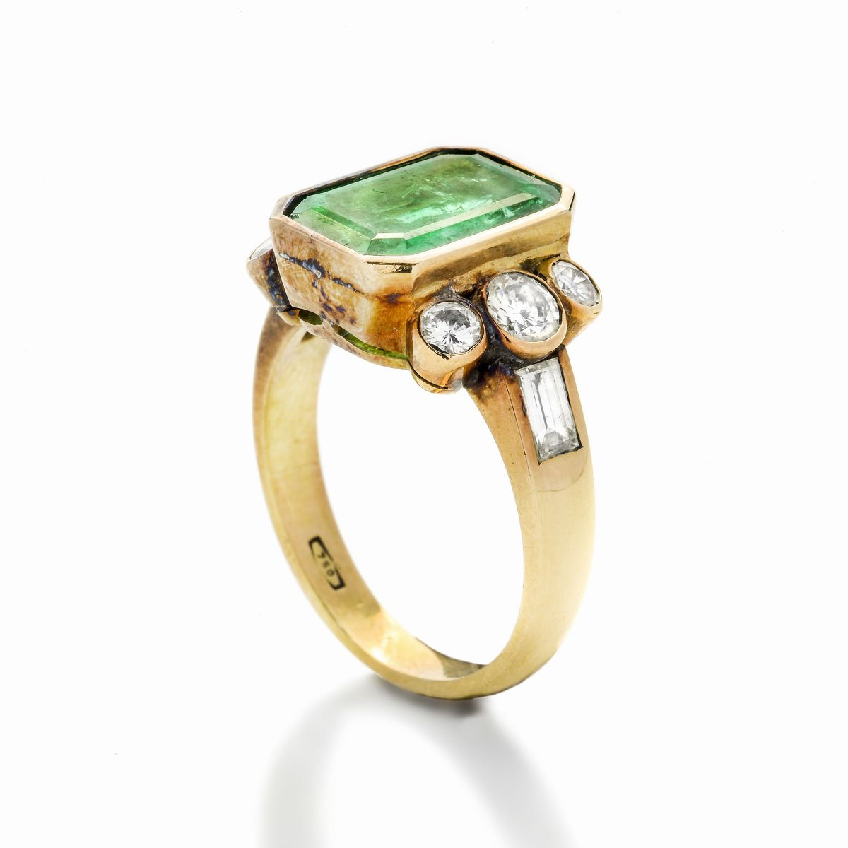 Anello in Oro Giallo, Diamanti e Smeraldo