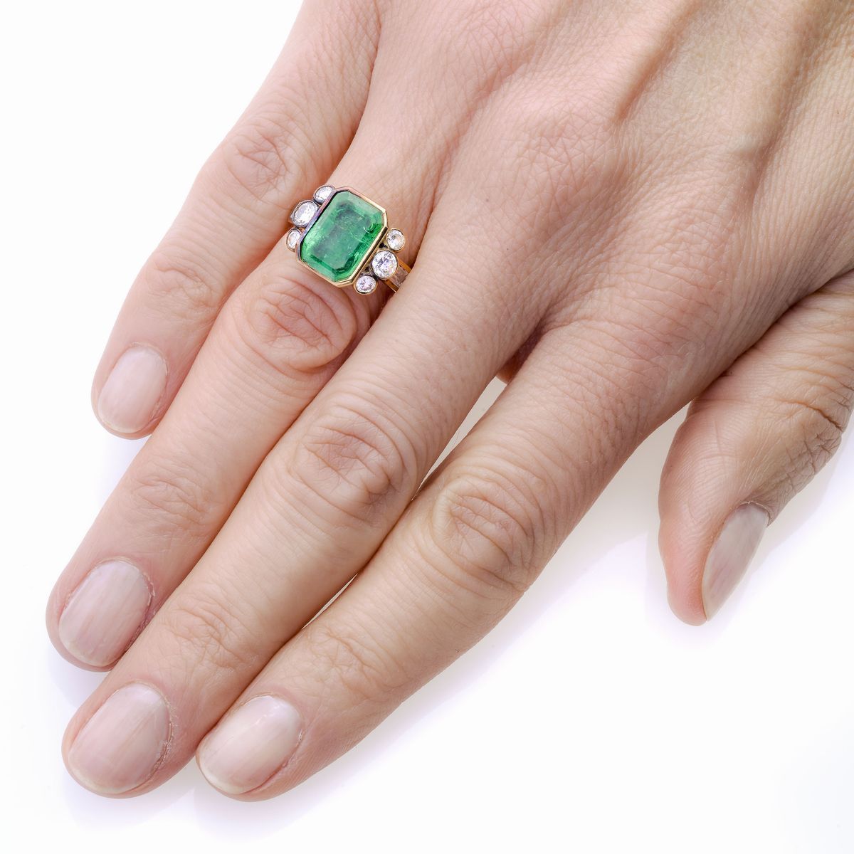 Anello in Oro Giallo, Diamanti e Smeraldo
