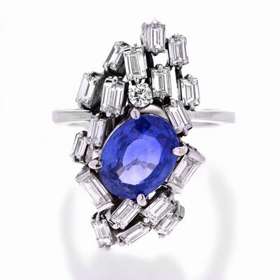 Anello in Oro Bianco, Diamanti e Zaffiro Naturale Ceylon
