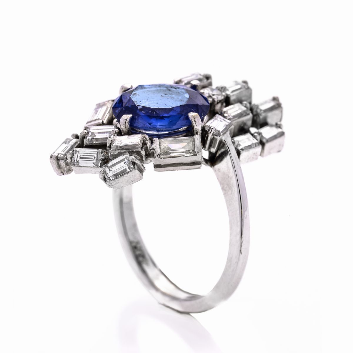 Anello in Oro Bianco, Diamanti e Zaffiro Naturale Ceylon