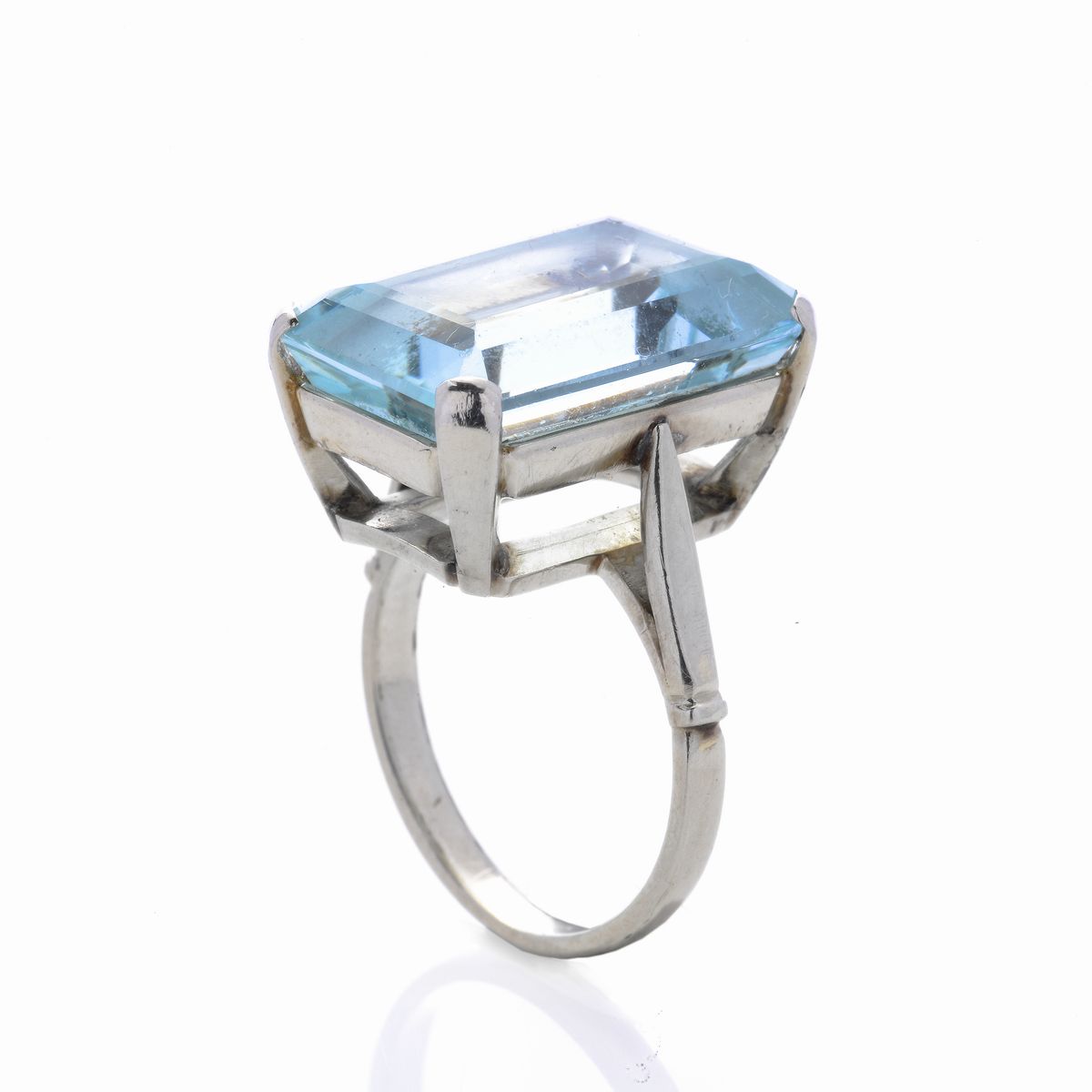 Anello in Oro Bianco e Acquamarina