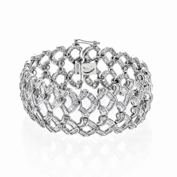 High band bracelet in white gold and diamonds