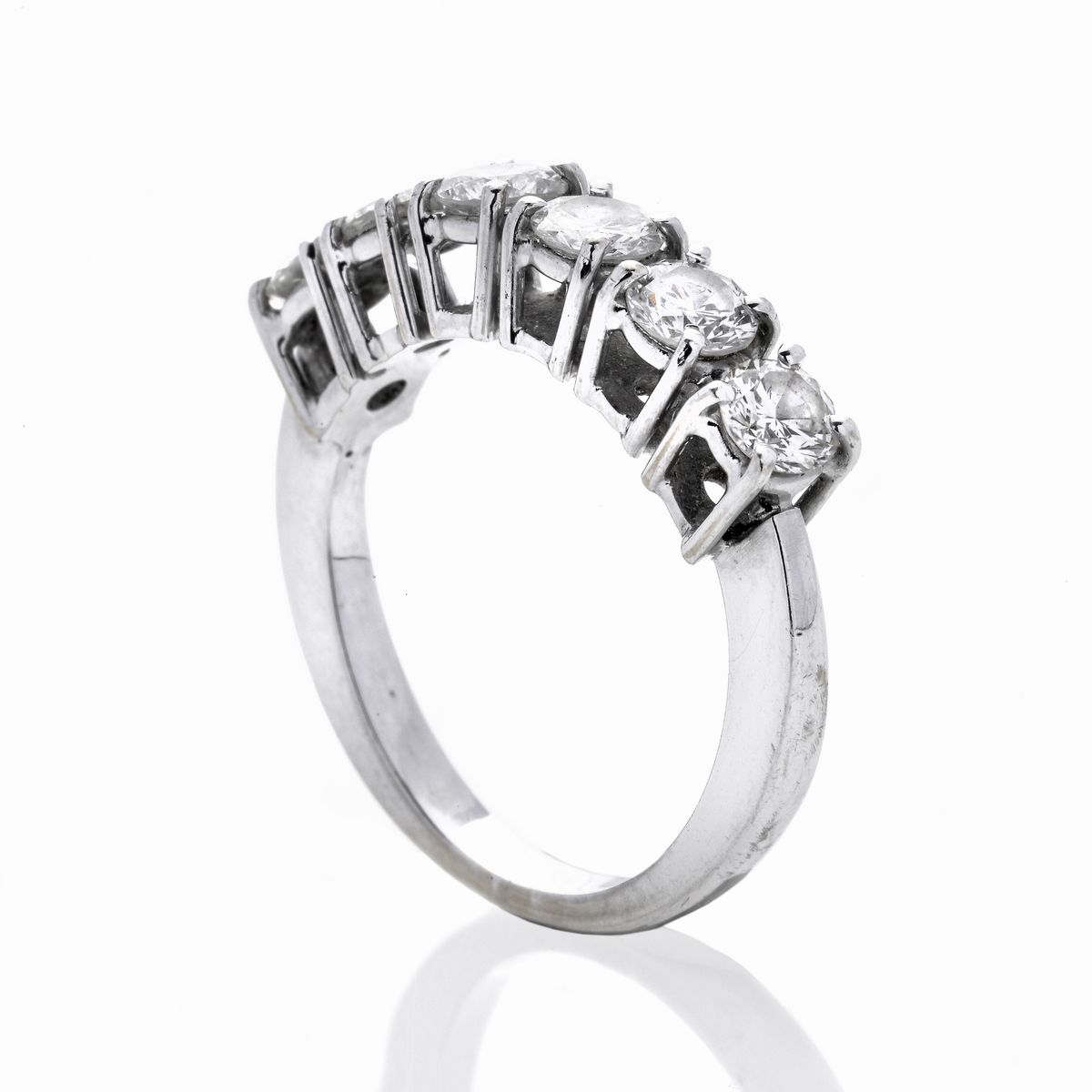 Anello Riviere in Oro Bianco e Diamanti