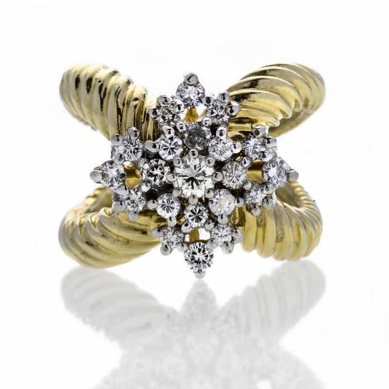 Anello in Oro Giallo, Oro Bianco e Diamanti