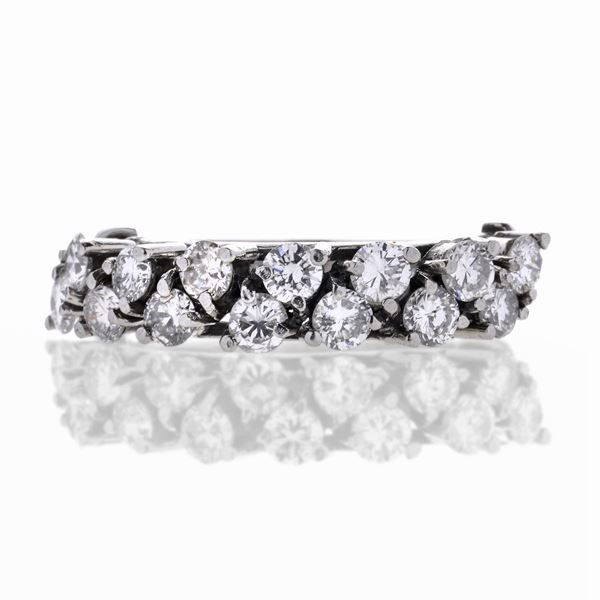Band ring in white gold and diamonds