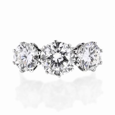 Importante Anello Trilogy in Oro Bianco e Diamanti