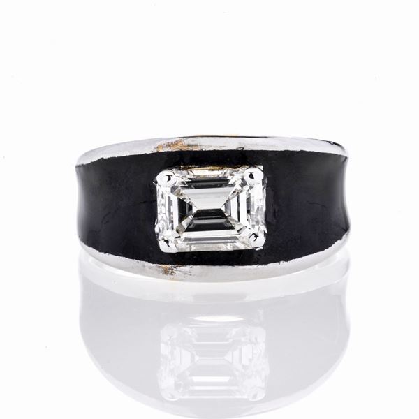 Pinky ring in white gold, black enamel and diamond