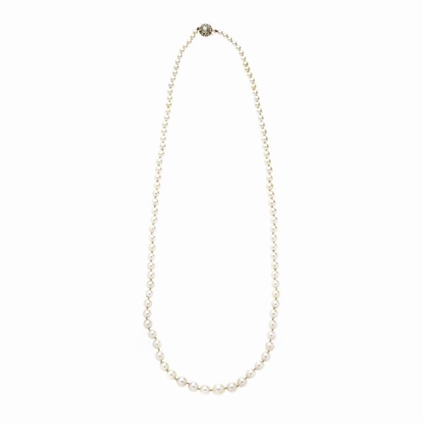 Necklace in degradé pearls, yellow gold and diamonds