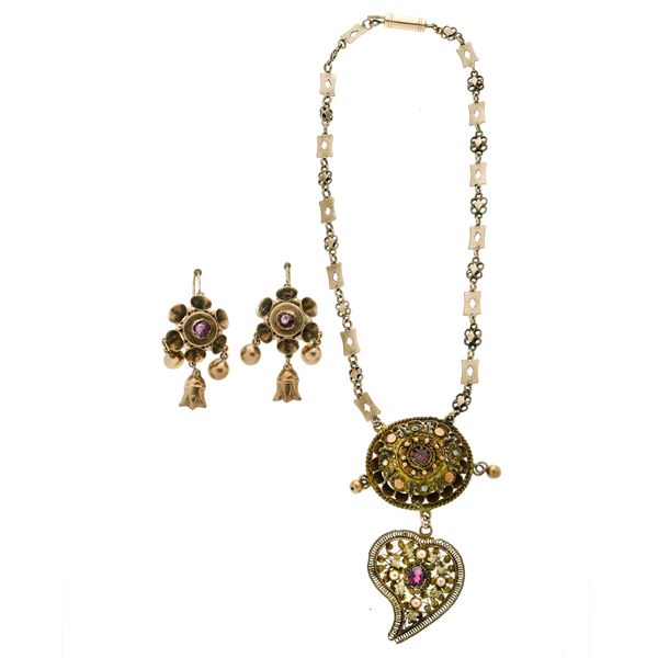 Necklace and earrings in gilded metal, low-titled gold and stones