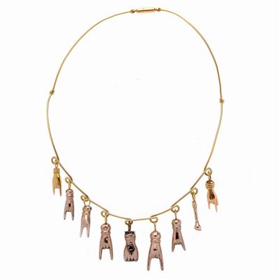 Collier in Oro Giallo con Nove Pendenti Scaramantici