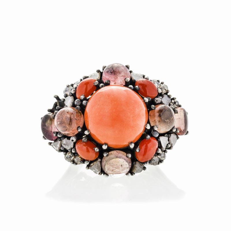 Grande Anello in Oro Giallo, Argento, Diamanti, Pietre Semi Preziose e Corallo Arancione